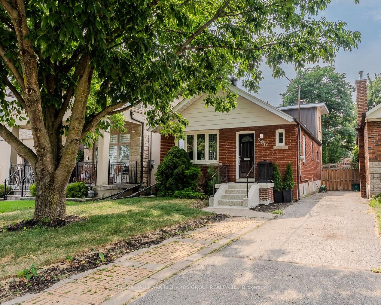 296-linsmore-crescent-east-york-ontario-e12331069