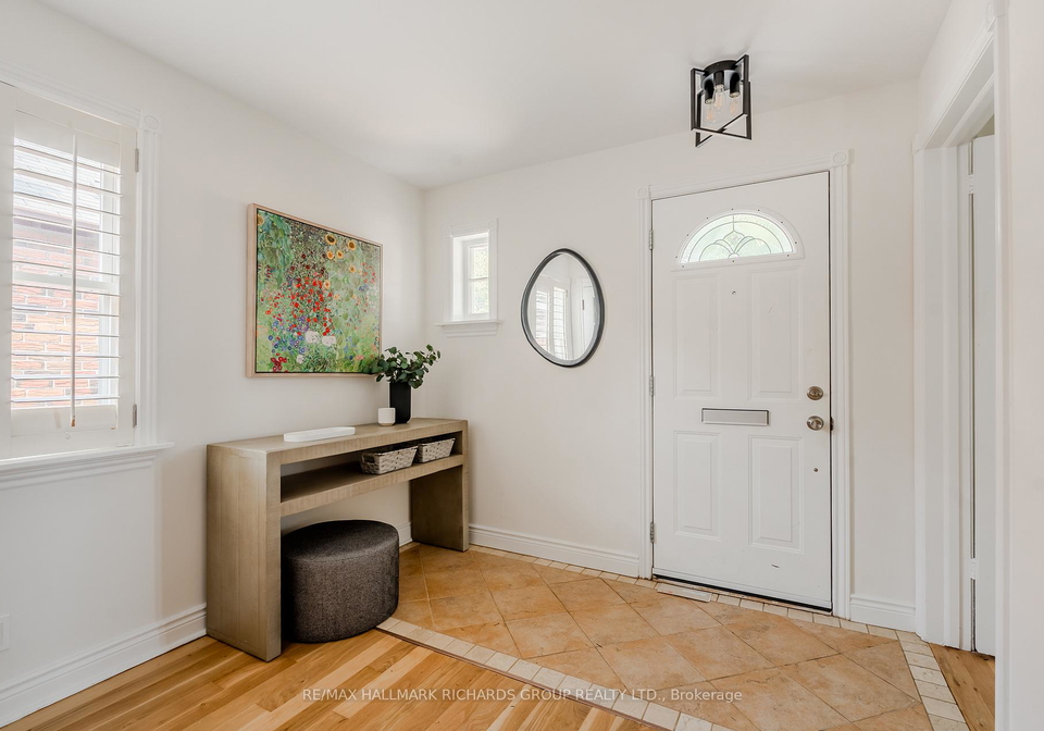 296-linsmore-crescent-east-york-ontario-e12331069