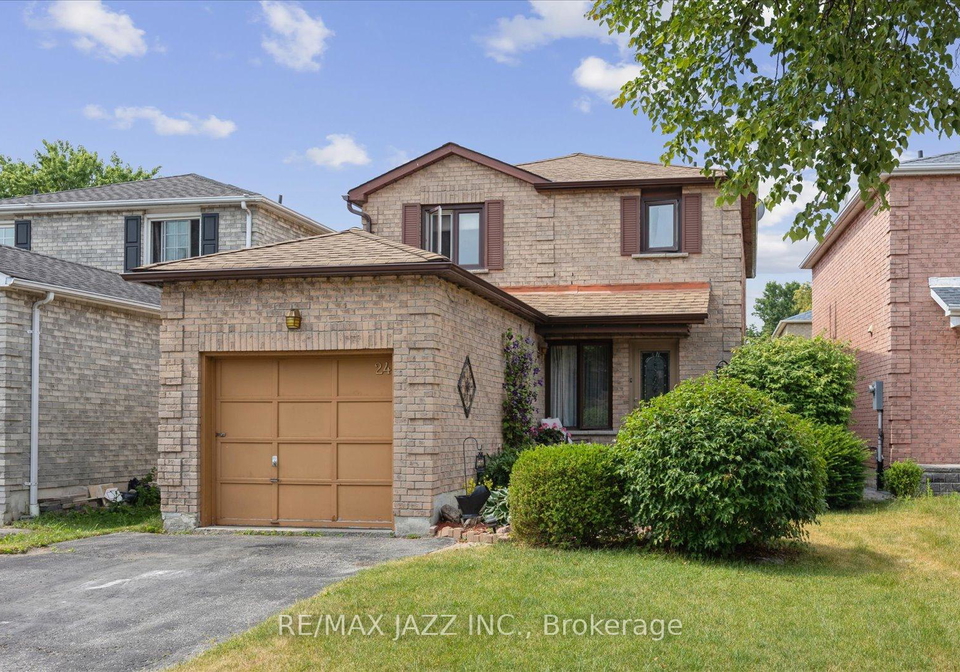 24-large-crescent-ajax-ontario-e12331131