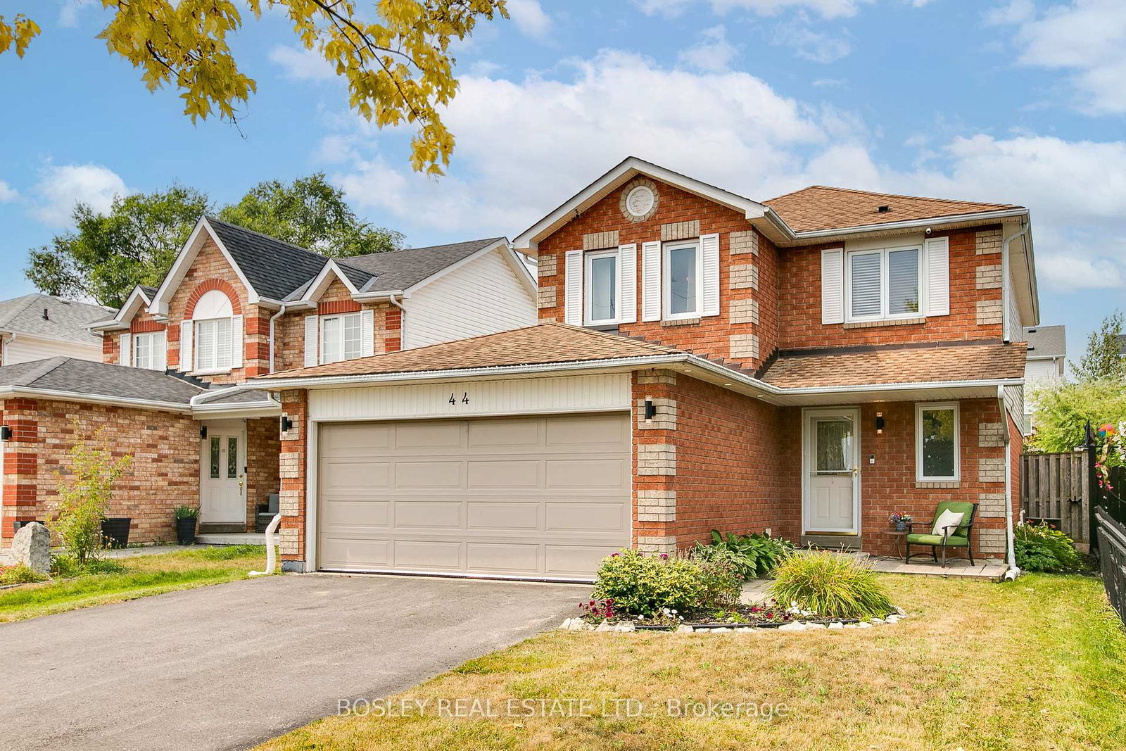 44-hooper-square-clarington-ontario-e12331406