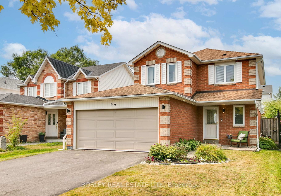 44-hooper-square-clarington-ontario-e12331406