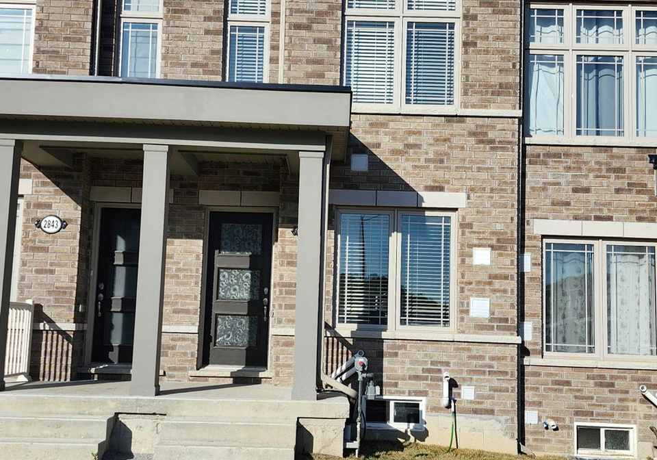 2841-whites-road-pickering-ontario-e12331872