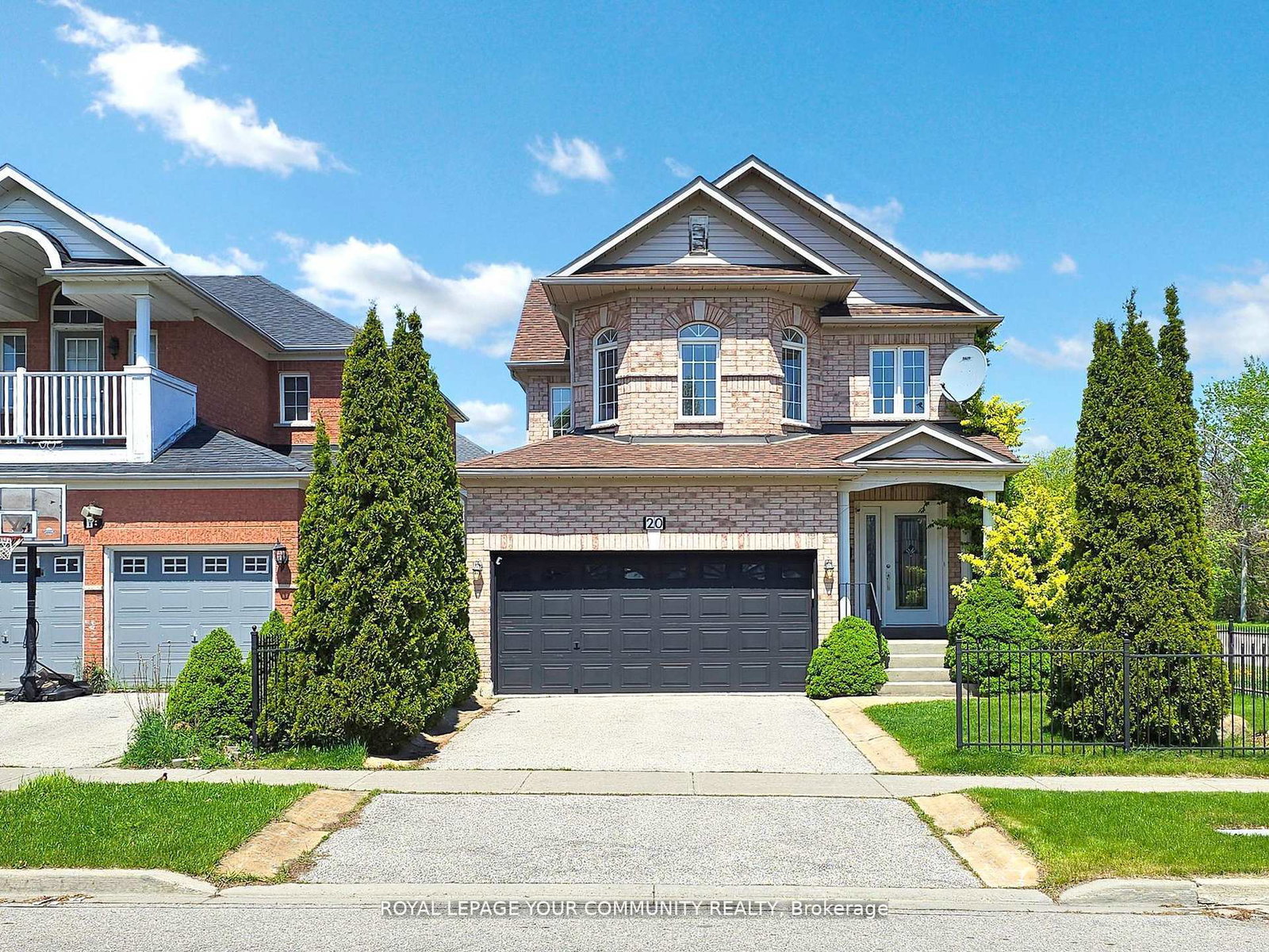 20-may-apple-terrace-scarborough-ontario-e12332549