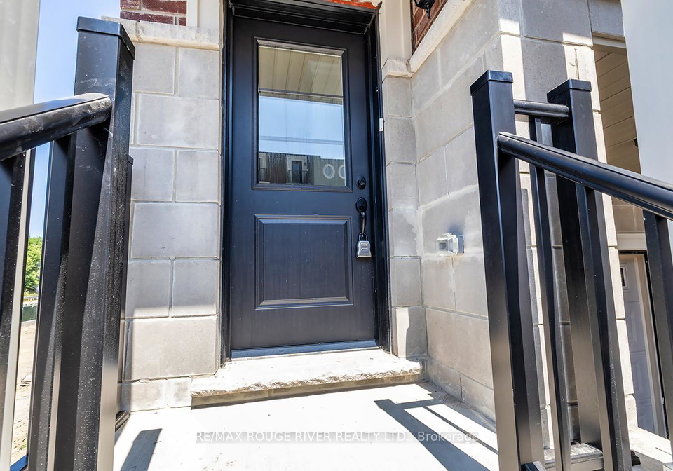 10-marret-lane-clarington-ontario-e12332684