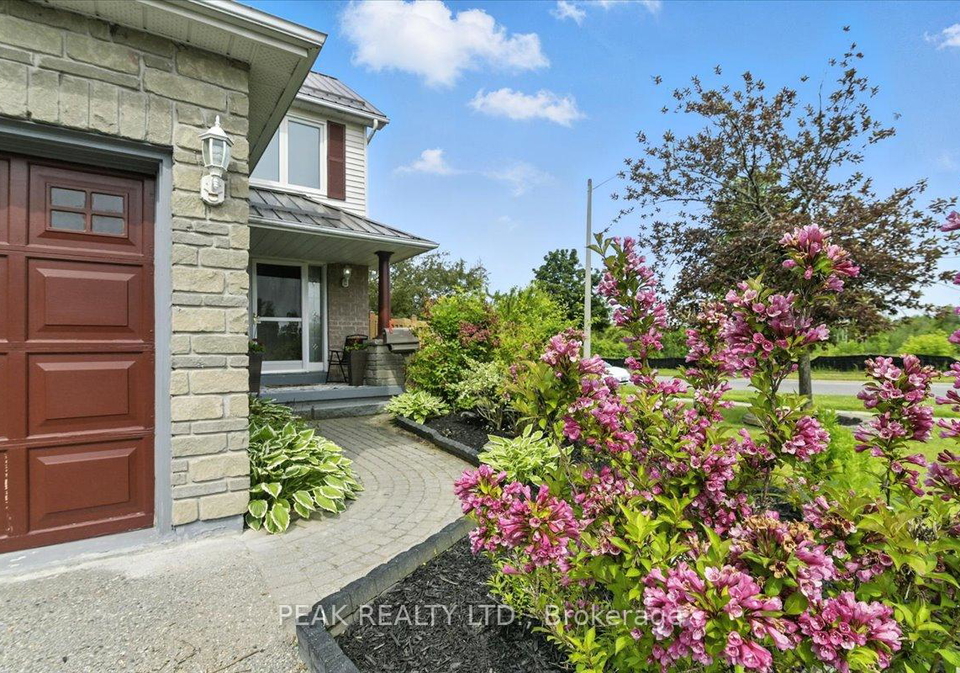 2-granary-lane-clarington-ontario-e12333622
