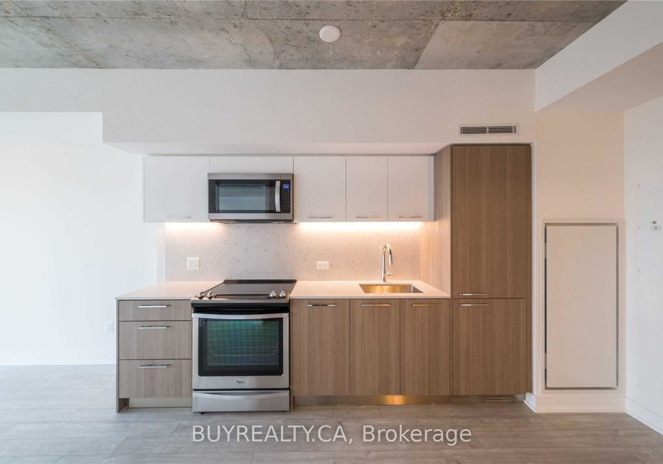 15-baseball-place-s-toronto-ontario-e12334141