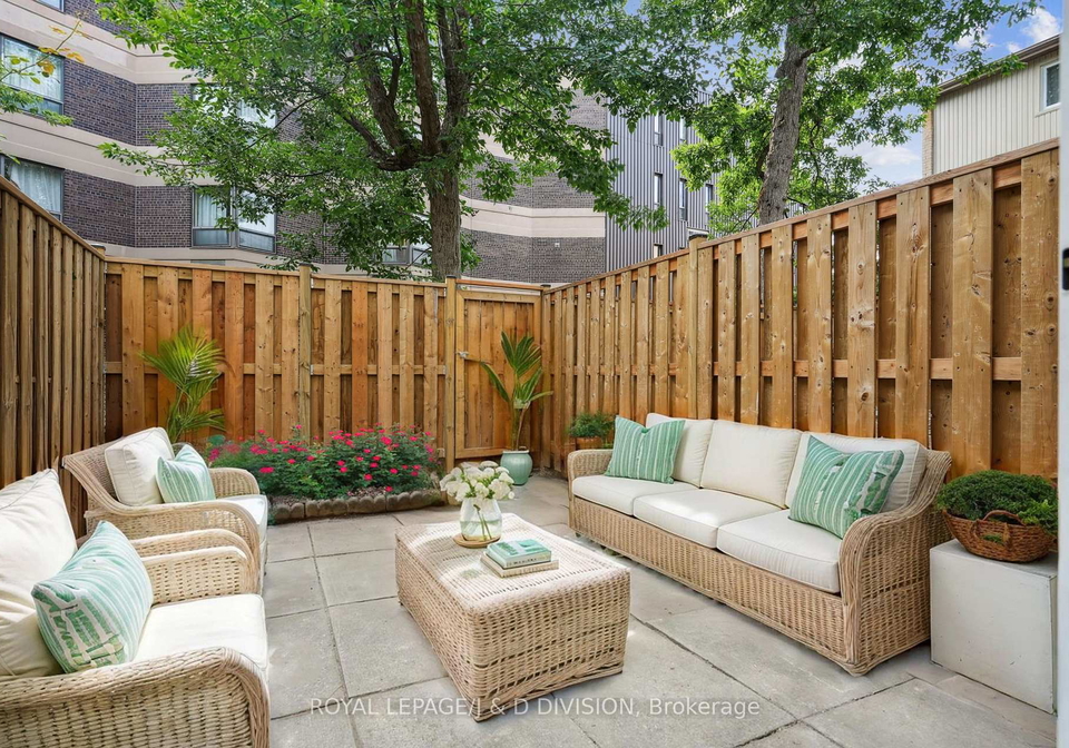 1209-queen-street-e-toronto-ontario-e12335431