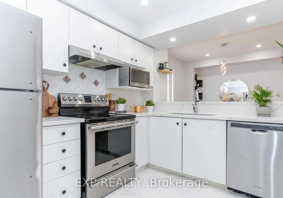 2-hedge-end-road-scarborough-ontario-e12335635