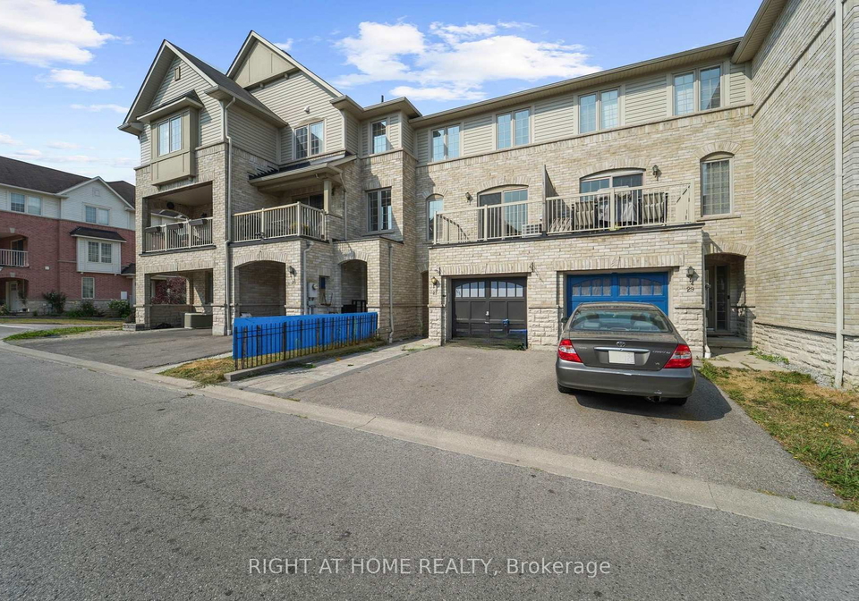 27-hesketh-road-ajax-ontario-e12335982
