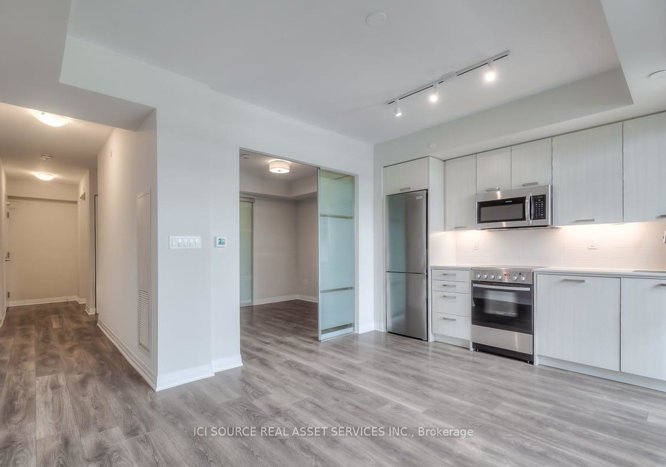 2301-danforth-avenue-toronto-ontario-e12336933