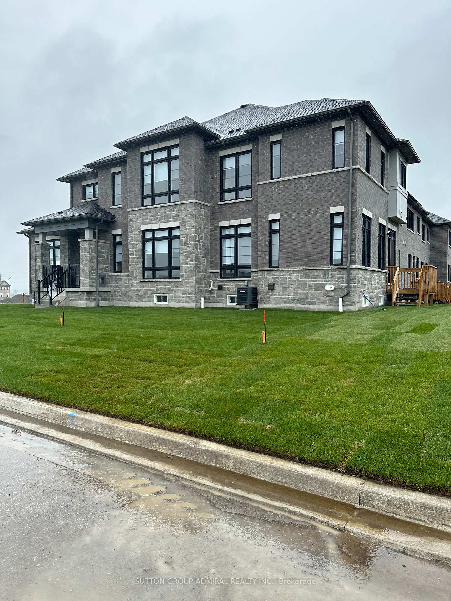 2-bovey-street-whitby-ontario-e12337787