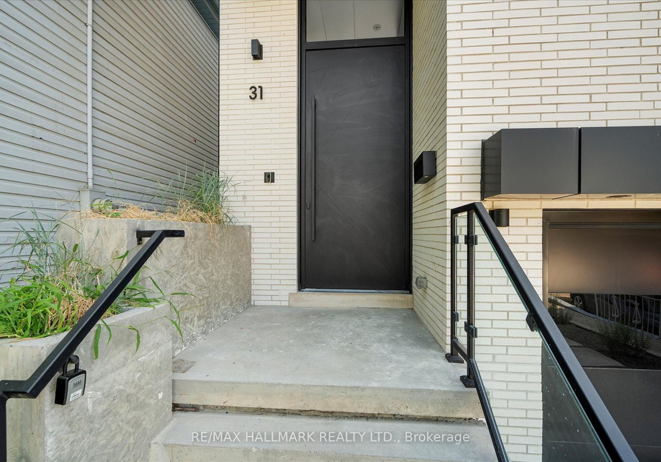 31-redwood-avenue-toronto-ontario-e12338966