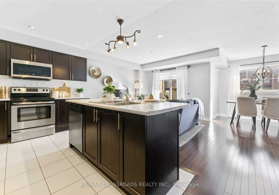 64-tabaret-crescent-oshawa-ontario-e12339074