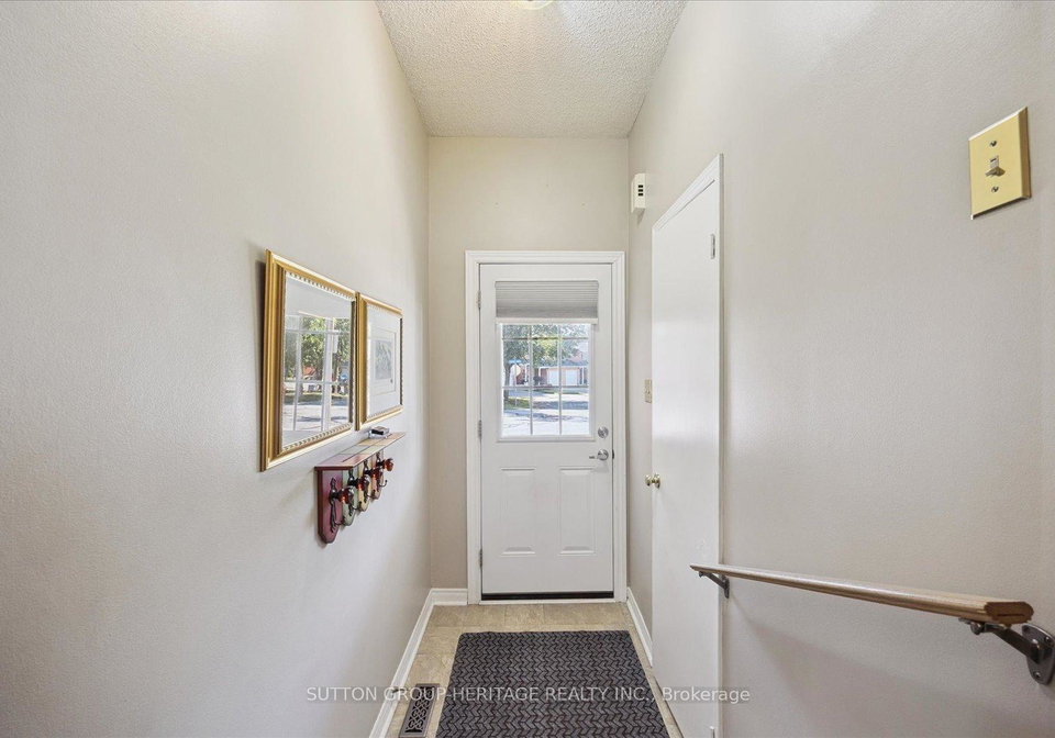 10-bassett-boulevard-whitby-ontario-e12339134