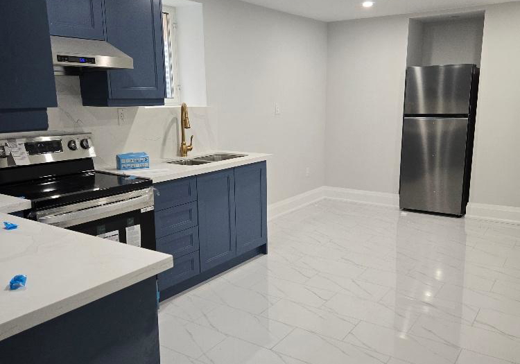 1136-enchanted-crescent-pickering-ontario-e12340034