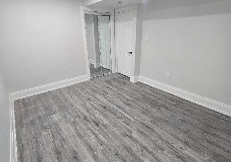 1136-enchanted-crescent-pickering-ontario-e12340034
