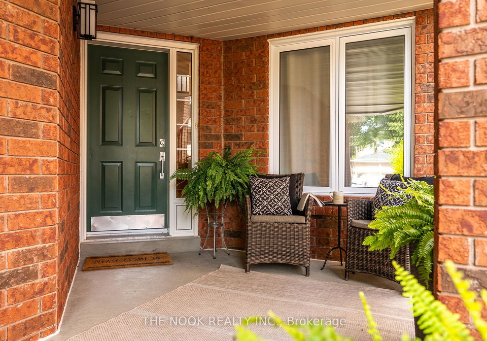 7-markwood-crescent-whitby-ontario-e12341059