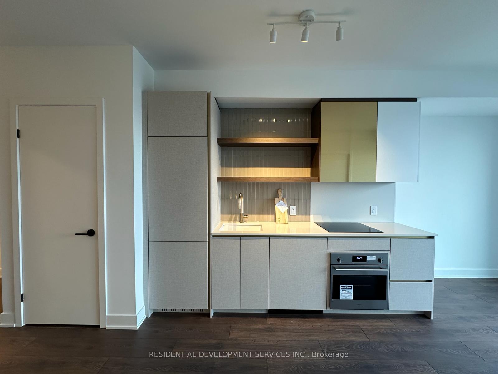 1285-queen-street-e-toronto-ontario-e12341734