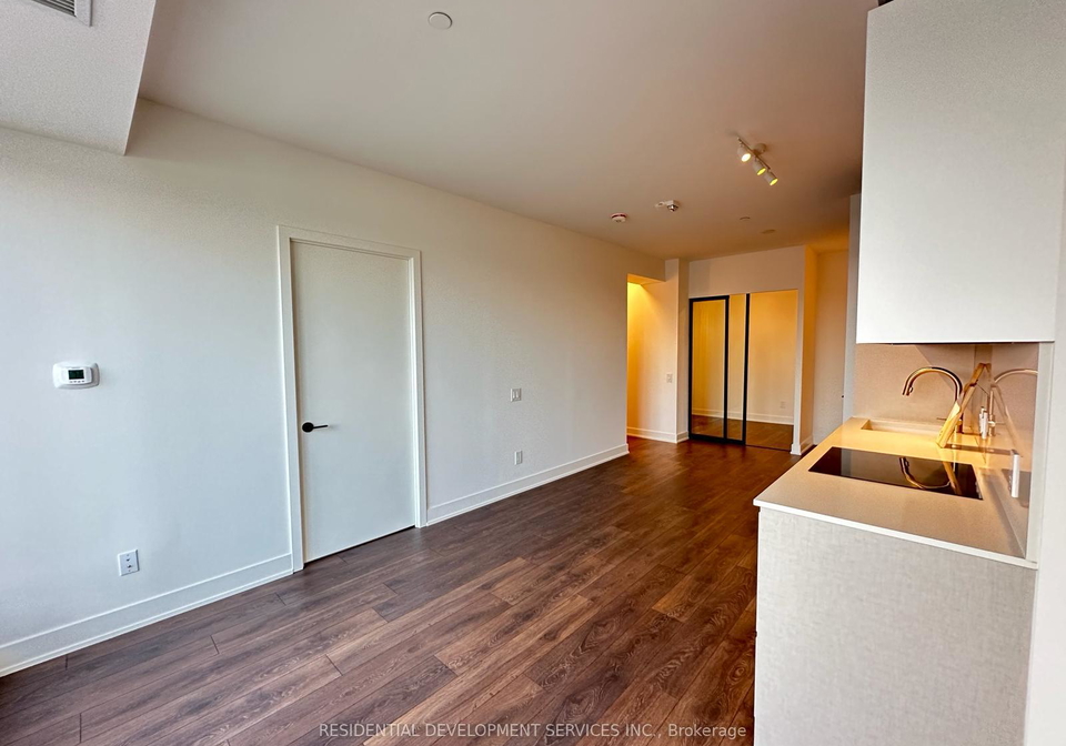 1285-queen-street-e-toronto-ontario-e12341734