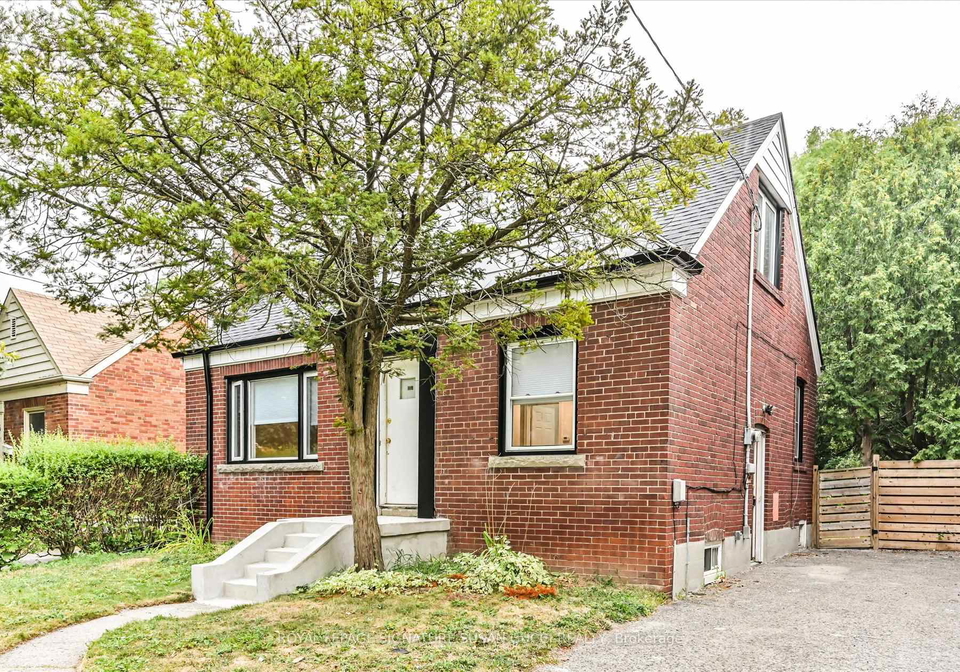 19-plaxton-drive-east-york-ontario-e12341750