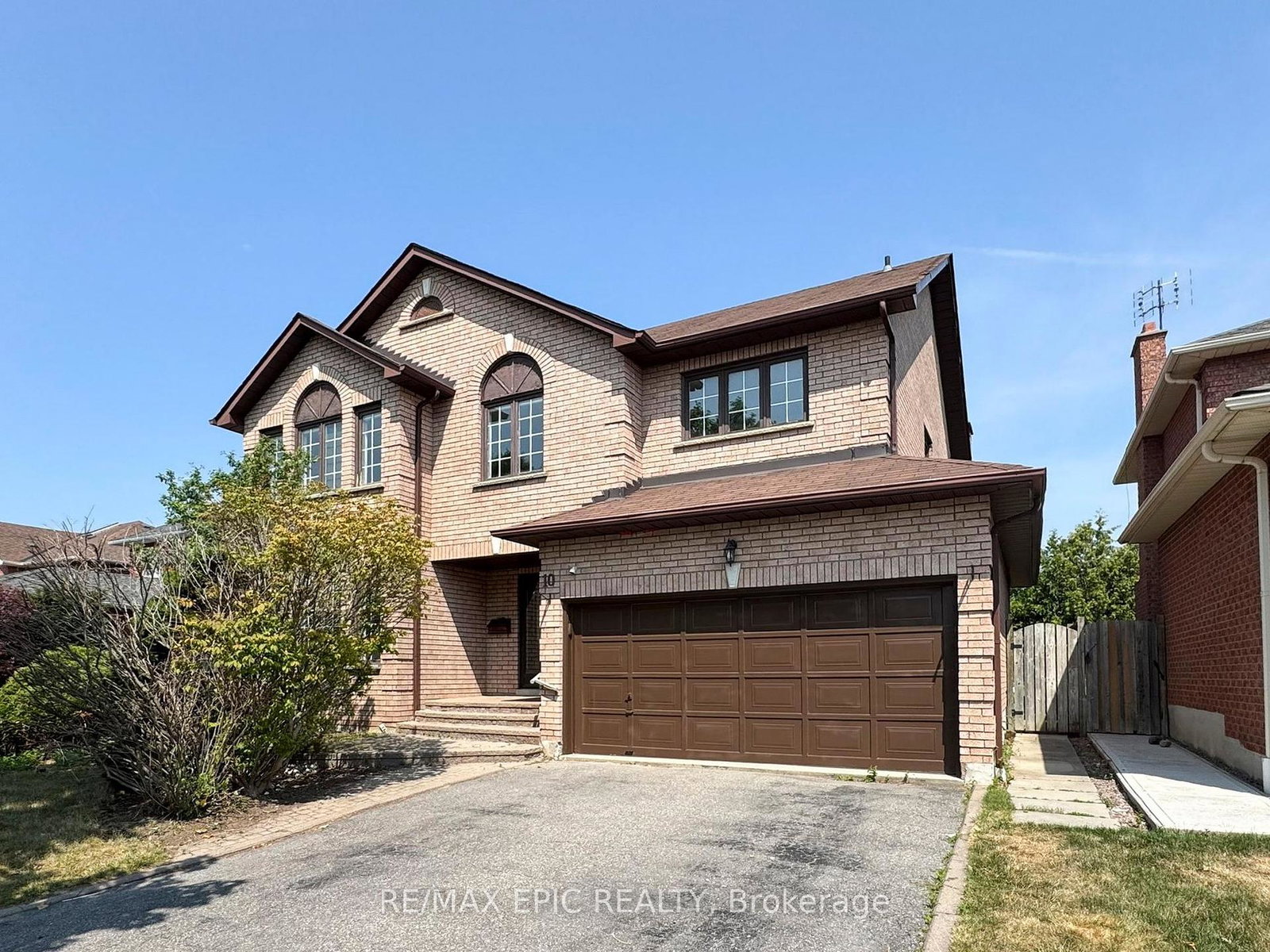 10-corner-stone-crescent-whitby-ontario-e12341798