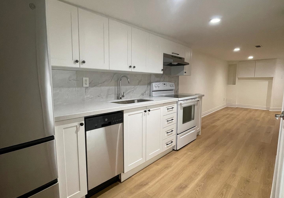 244-lee-avenue-toronto-ontario-e12342482