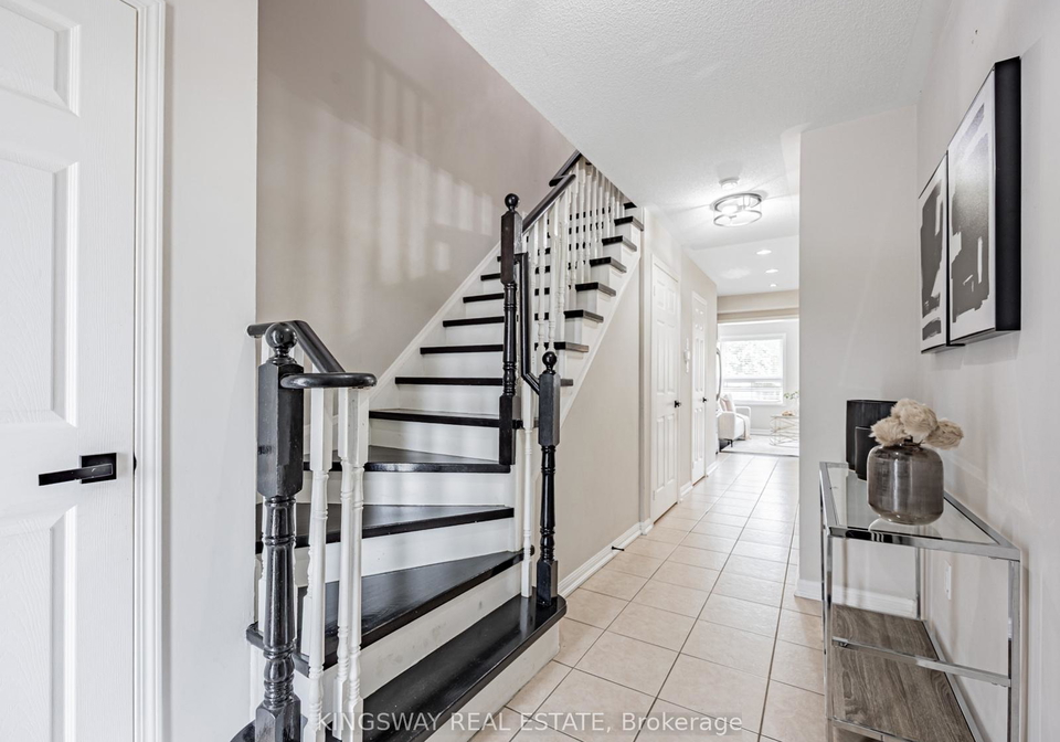 150-kirkland-place-whitby-ontario-e12342632