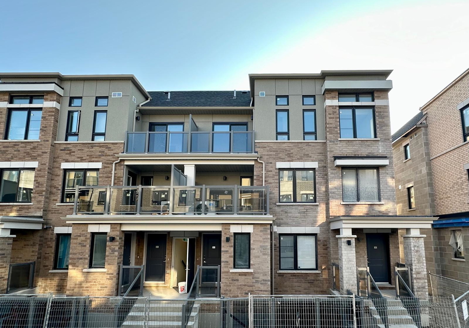 5c-lookout-drive-clarington-ontario-e12342730