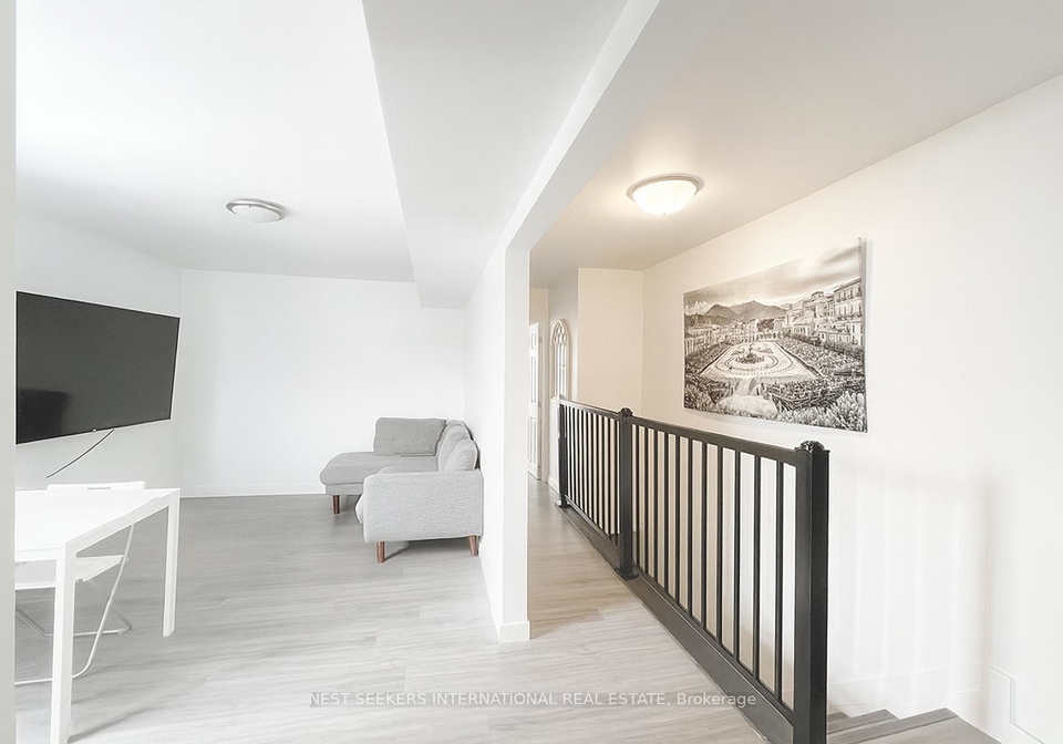 12-sawden-avenue-toronto-ontario-e12343473