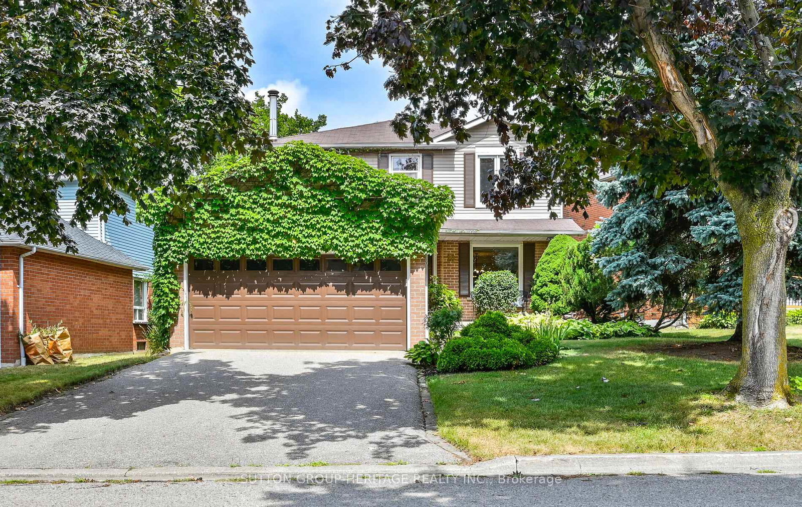 10-plowman-drive-ajax-ontario-e12343515