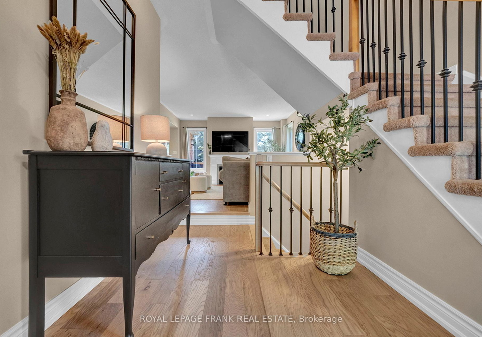 22-osgoode-gate-clarington-ontario-e12343636