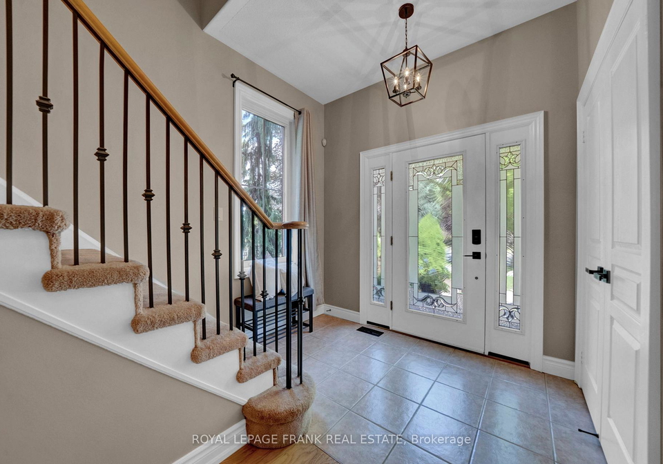 22-osgoode-gate-clarington-ontario-e12343636