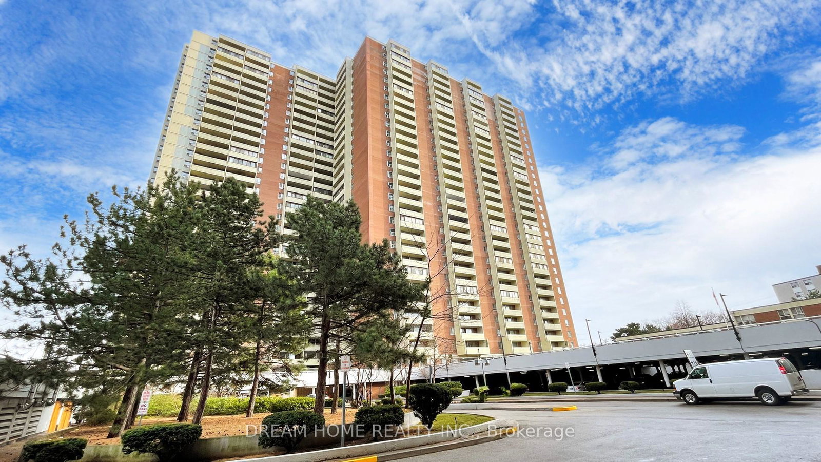 5-massey-square-east-york-ontario-e12343716