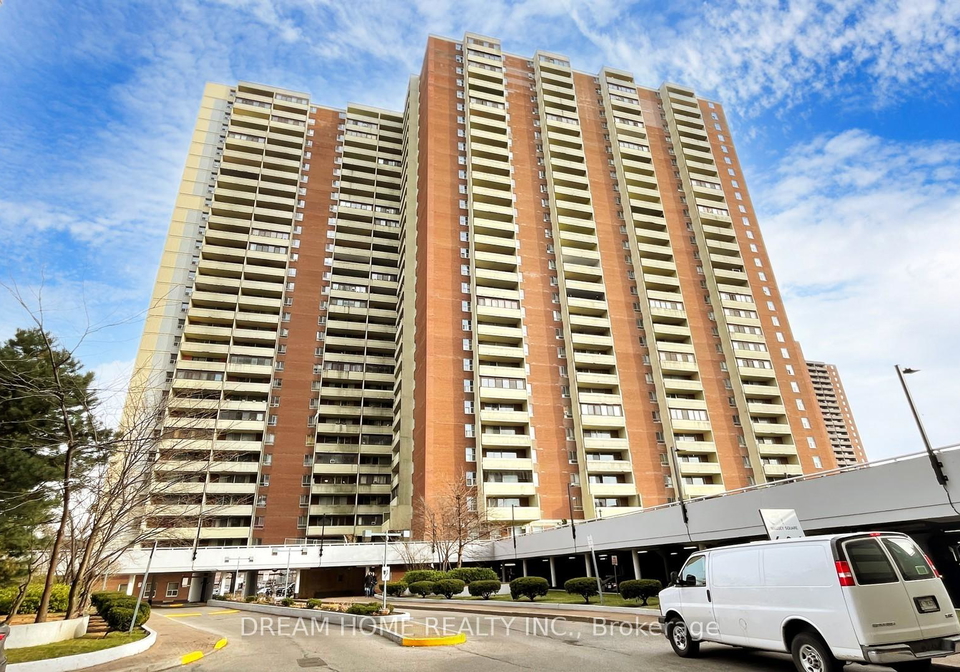 5-massey-square-east-york-ontario-e12343716