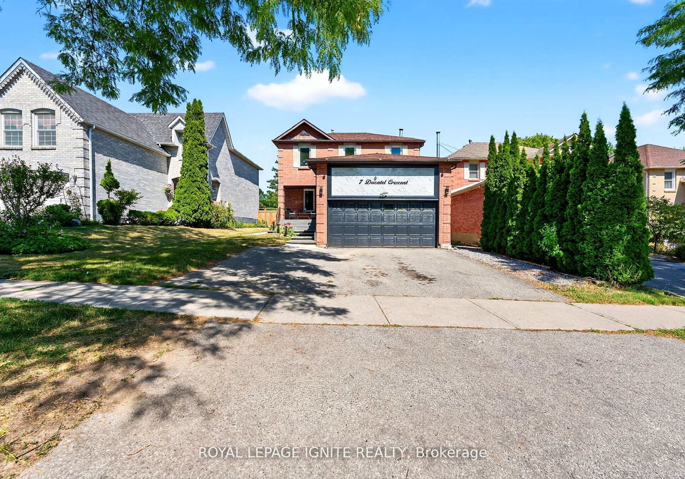 7-ducatel-crescent-ajax-ontario-e12345005