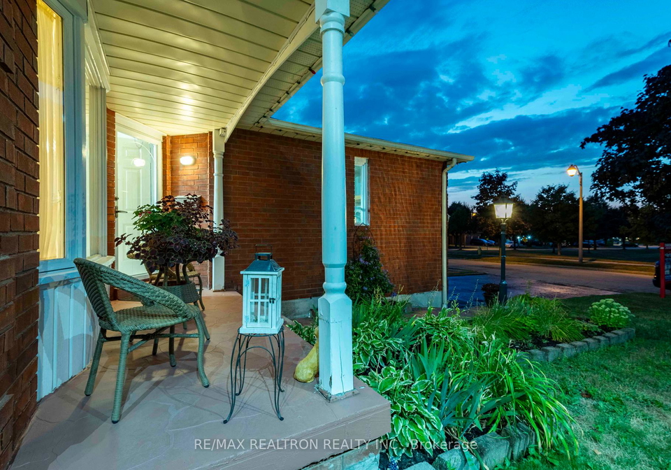 18-turriff-crescent-ajax-ontario-e12345280
