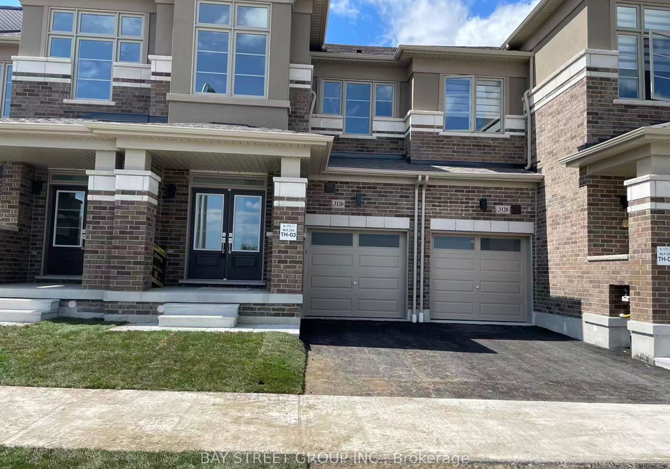 3126-sideline-16-pickering-ontario-e12348972