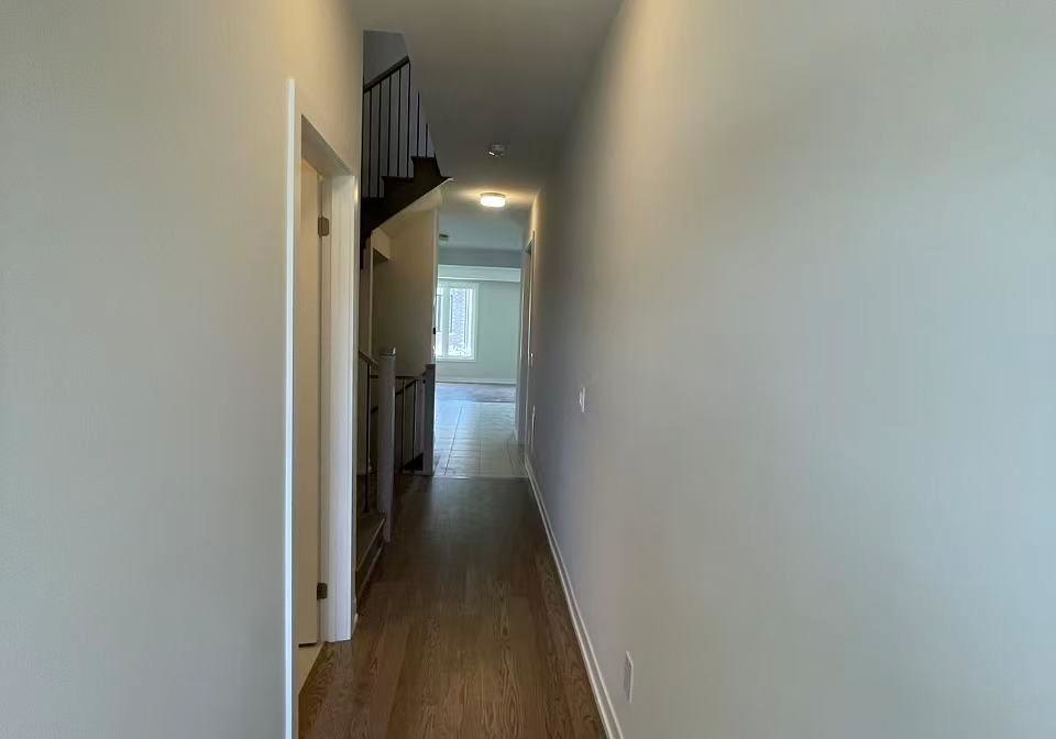 3126-sideline-16-pickering-ontario-e12348972