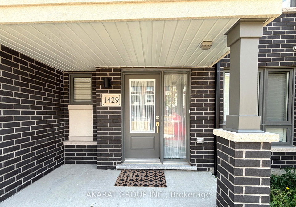 1429-bradenton-path-oshawa-ontario-e12349251