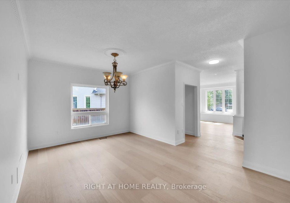 18-mcqueen-crescent-ajax-ontario-e12349258