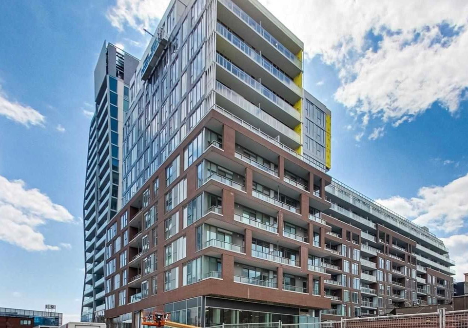 30-baseball-place-toronto-ontario-e12349487