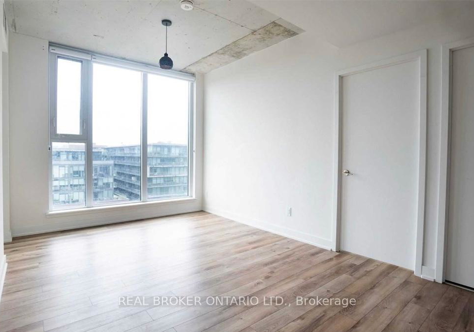 30-baseball-place-toronto-ontario-e12349487