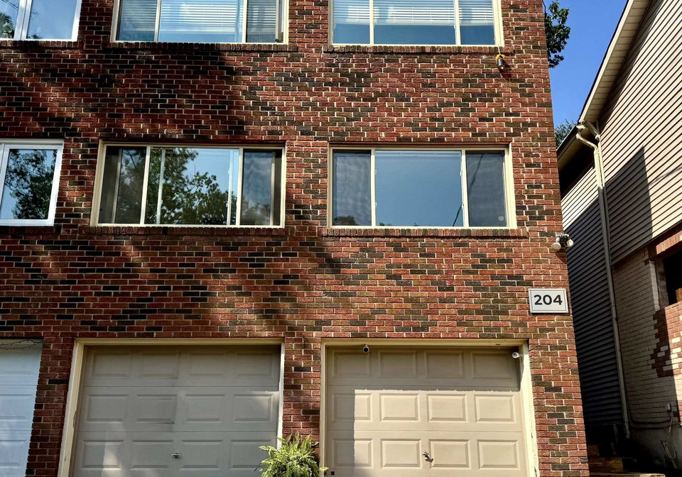 204-kenilworth-avenue-toronto-ontario-e12350788