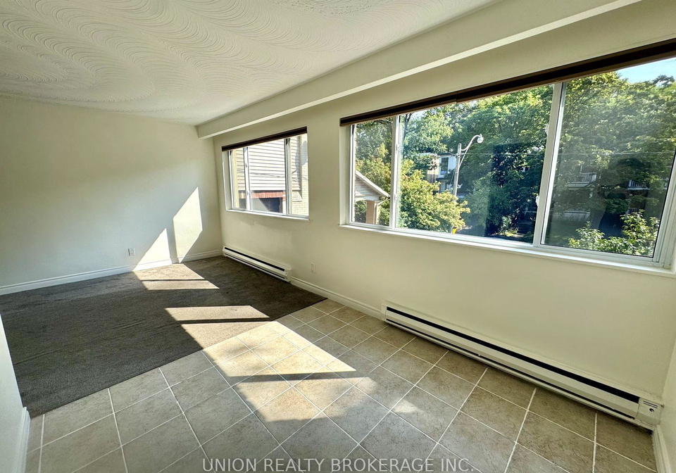 204-kenilworth-avenue-toronto-ontario-e12350788