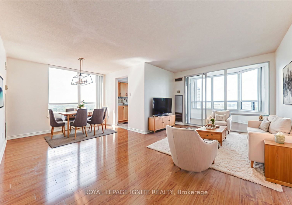 330-alton-towers-circle-scarborough-ontario-e12350932
