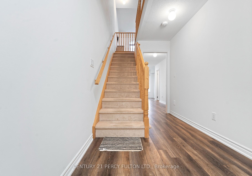 71-honey-crisp-lane-clarington-ontario-e12351659