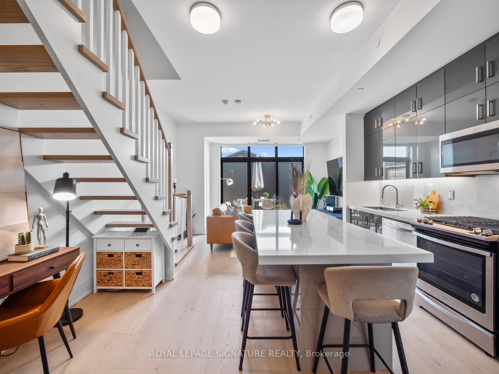 14-dewhurst-boulevard-east-york-ontario-e12352416