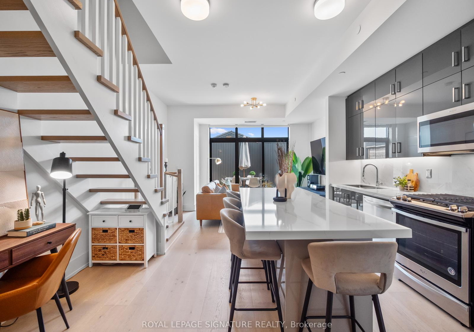 14-dewhurst-boulevard-east-york-ontario-e12352416