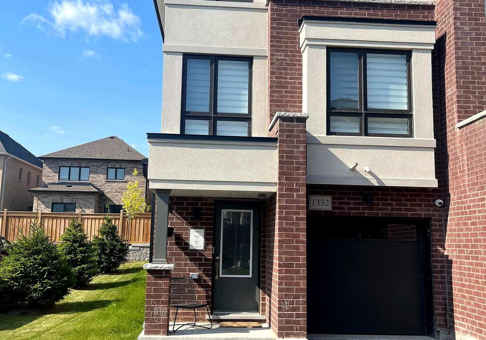 1332-bradenton-path-oshawa-ontario-e12353072