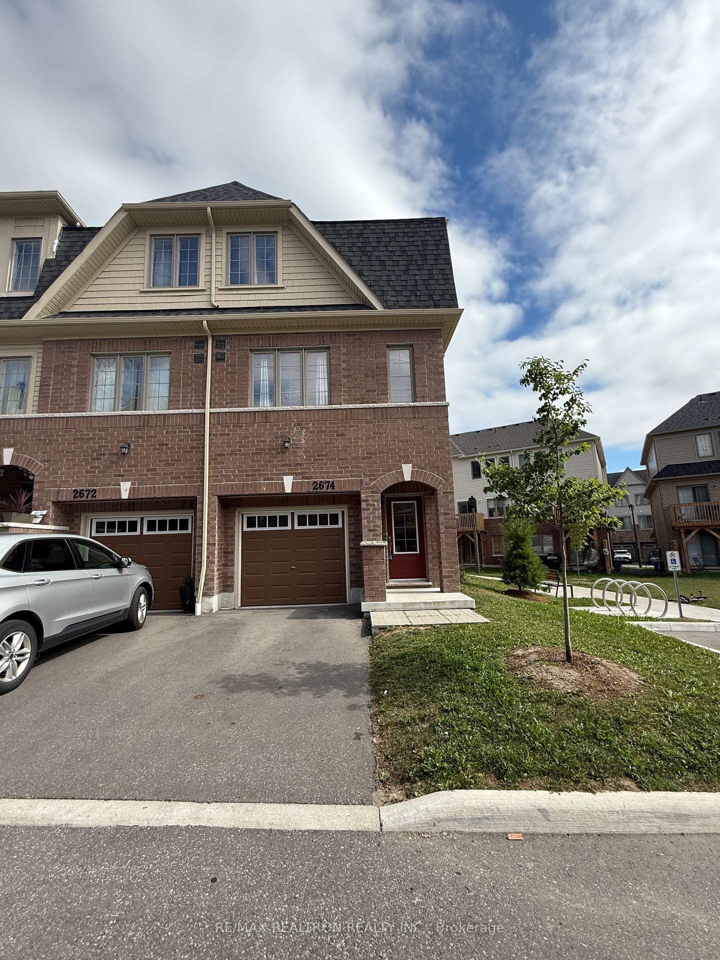2674-magdalene-path-e-oshawa-ontario-e12353152